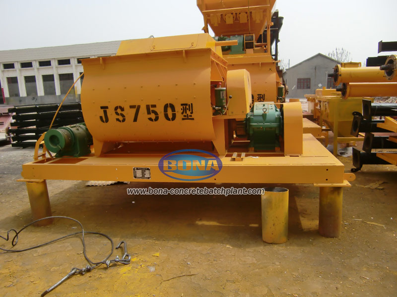 Twin shaft concrete mixer